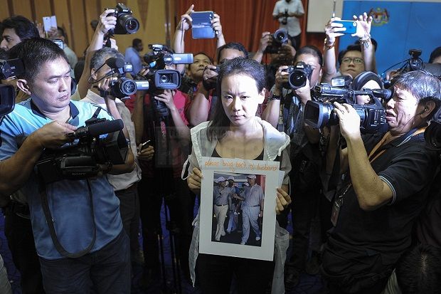 Keluarga Penumpang: MH370 Kecelakaan dengan Apa?