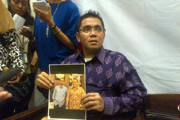 Politikus PDIP Beber Foto Abraham Samad