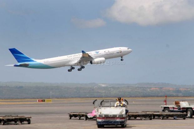 Pesawat Garuda Keluar Landasan di Bandara Lombok