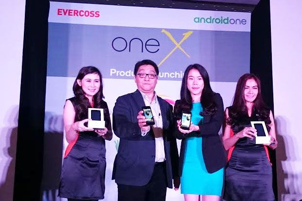 Ponsel Berbasis Android 5.1 Lollipop Evercoss Gebrak Tanah Air