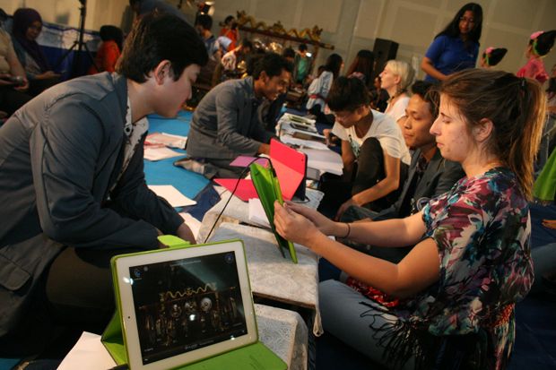 Melihat Asyiknya Mahasiswa Mancanegara Belajar E-Gamelan