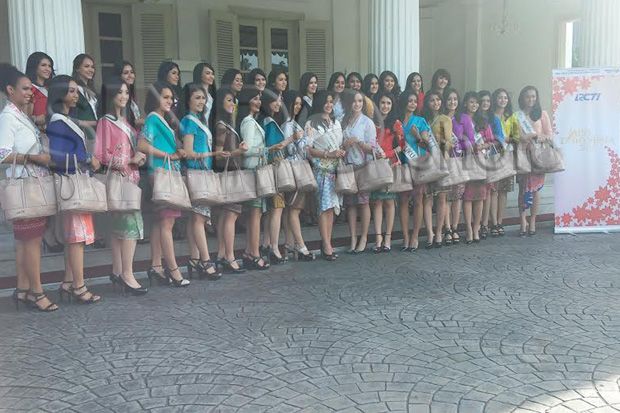 Finalis Miss Indonesia 2015 Berguru Soal Jakarta