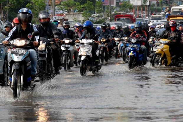 Awas, Genangan Banjir Bisa Ganggu Fungsi Rem
