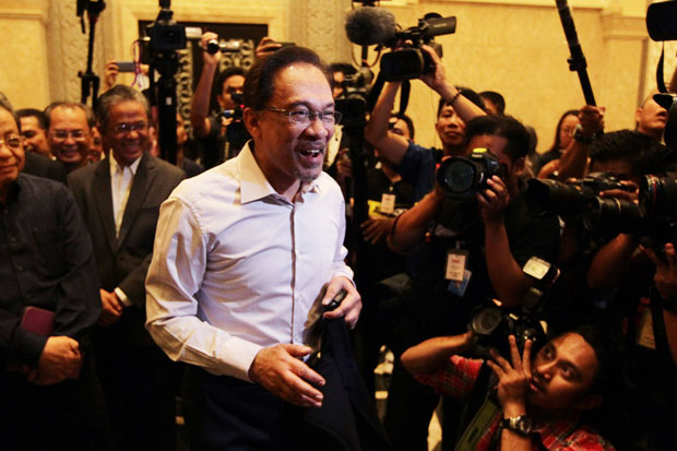 Keluarga Desak Pembebasan Anwar Ibrahim