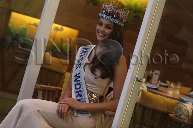 Miss World 2014 Ketagihan Sate Ayam dan Nasi Goreng