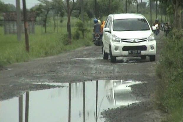 Dampak Banjir, Jalan di Jombang Rusak