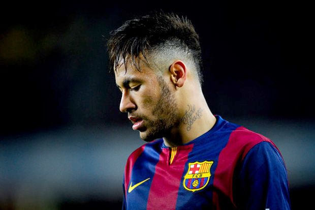 Neymar Kesal Ditarik Keluar Lapangan