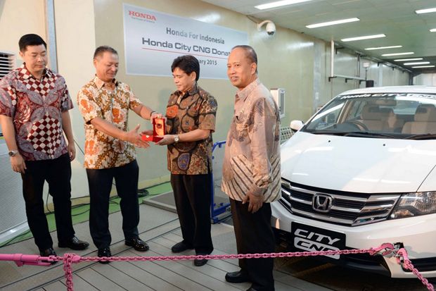 Honda Sumbang Mobil Berbahan Bakar CNG ke BPPT
