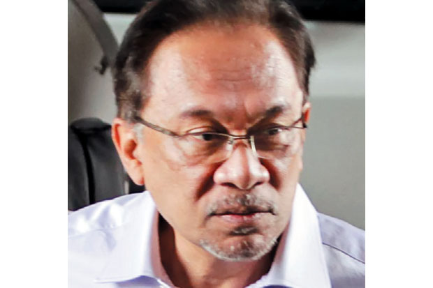 Anwar Ibrahim Bantah Suap Menlu