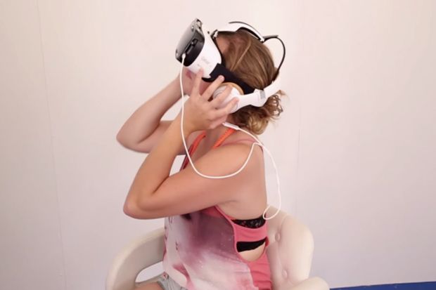 Menyelam di Daratan Pakai Gear VR