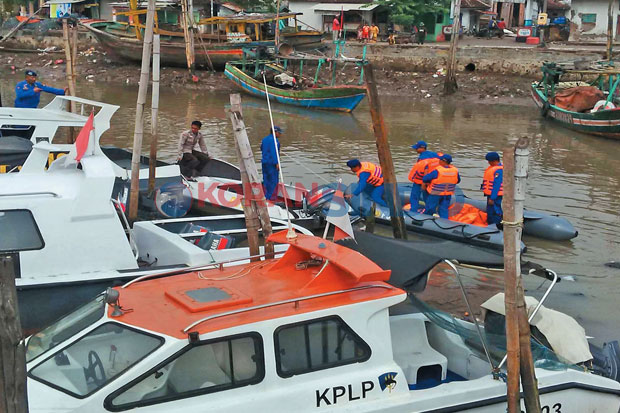 Perahu Nelayan dihantam Ombak, 1 Orang Hilang