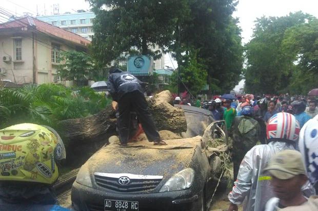 Hujan dan Angin Kencang Ancam Yogyakarta