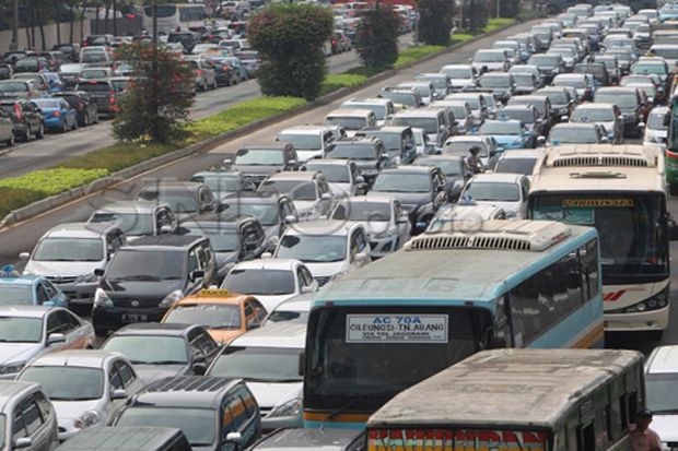 Jokowi Siapkan Transportasi Massal Cegah Kemacetan