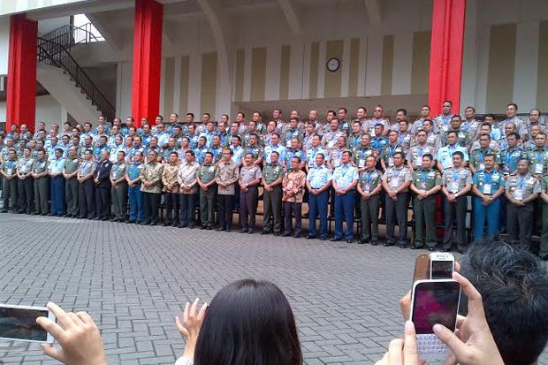 TNI-Polri Jadi Penggerak Revolusi Mental Jokowi