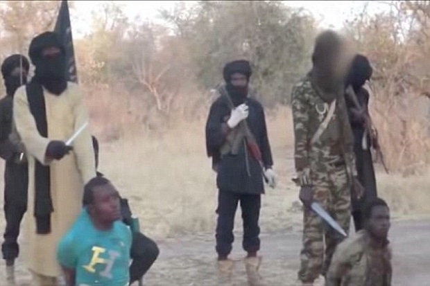Tiru ISIS, Boko Haram Gorok Dua Mata-mata Pria