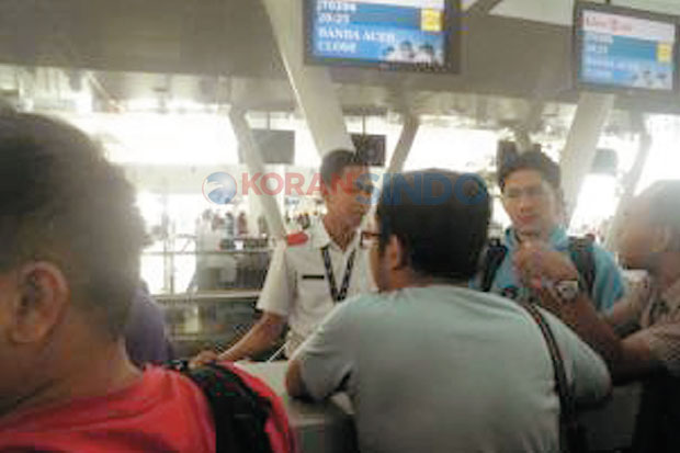 Delay 4 Jam, Penumpang Lion Air Mengamuk