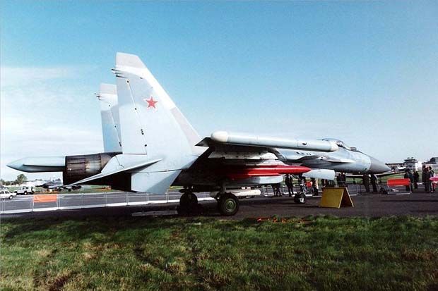 Pesawat Tempur Sukhoi Su-35 Pengembangan dari Su-27