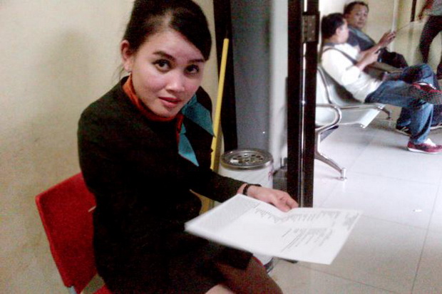 Karyawati Cantik Bank BNI Dirampok Dalam Angkot