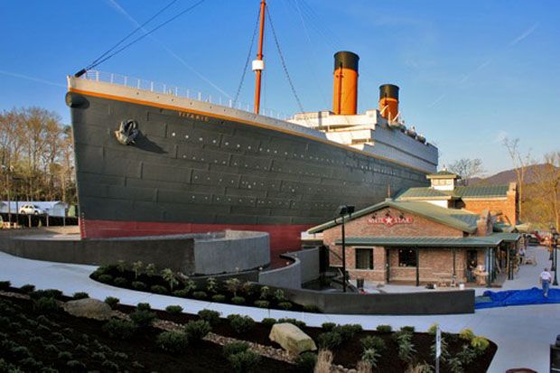 Plesir ke Museum Titanic