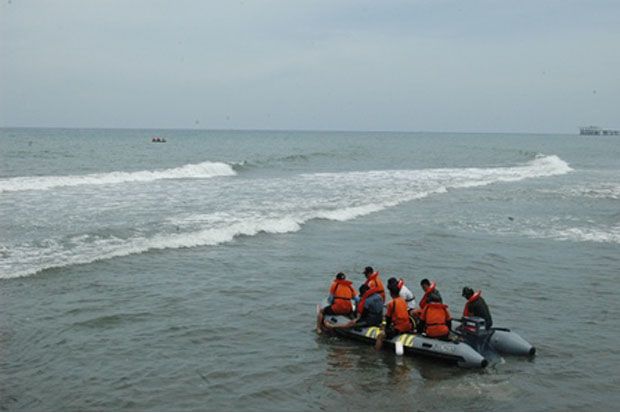 Tim SAR Terjunkan Satu Perahu Karet Cari Nelayan Hilang