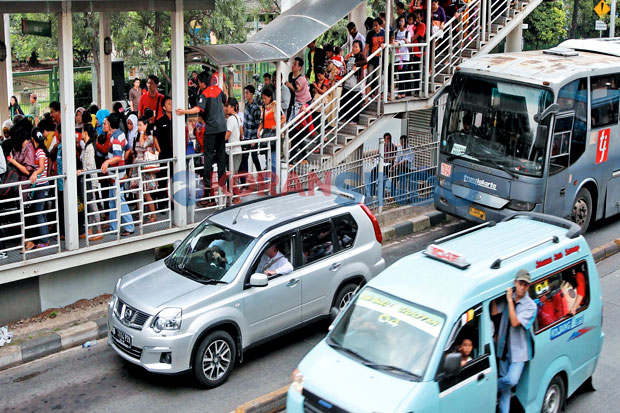 Jalur Transjakarta Harus Diperlakukan Seperti Rel Kereta Api
