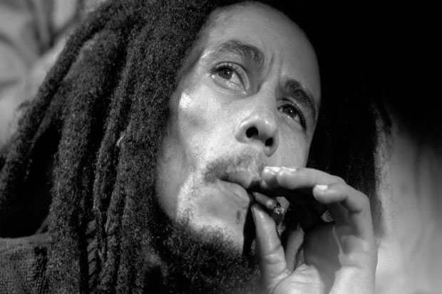 Bob Marley Tuhan Sepak Bola