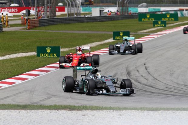 Kemenangan Ferrari Bunyikan Alarm Bahaya Mercedes