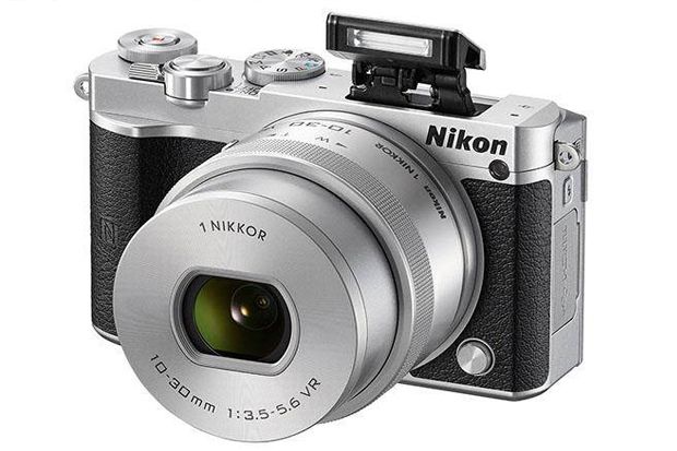 Nikon J5 Mirroless Retro dengan Teknologi Masa Kini