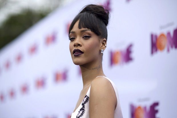 Rihanna Tampilkan Lagu Terbarunya