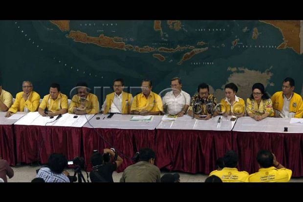 Kubu Agung Laksono Ngotot Kuasai DPP Golkar