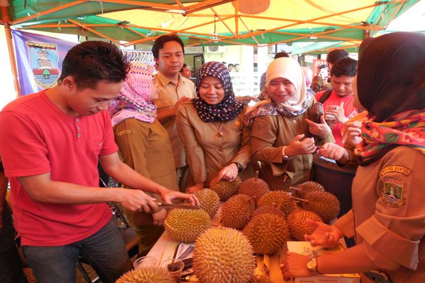 Festival Durian Perdana di Banten Meriah