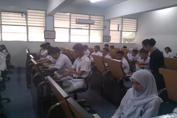 360 Siswa SMA 78 Jakarta Gelar UN dengan Komputer