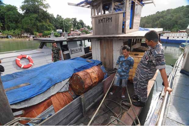 TNI AL Gagalkan Penyelundupan 14 Ton BBM Bersubsidi