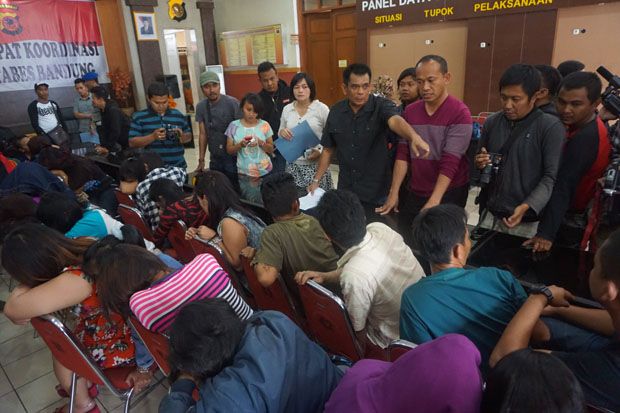 Polisi Bongkar Prostitusi Rumahan di Bandung, 30 PSK Diamankan