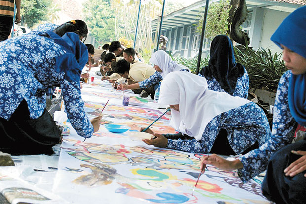 Ratusan Siswa SMP Ikuti Lomba Mural