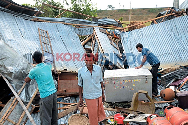 Badai Terjang India, 33 Orang Tewas