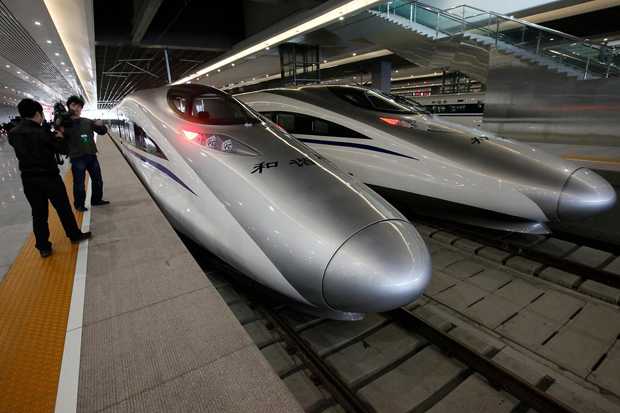 DPR Ragukan China Garap Kereta Super Cepat