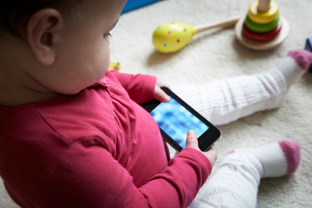 Ternyata 30% Bayi Berusia 1 Tahun Terbiasa Gunakan Smartphone