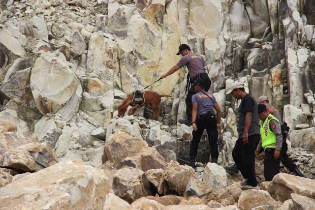 Hari Ketiga Pencarian Korban Longsor Gunung Kuda Nihil