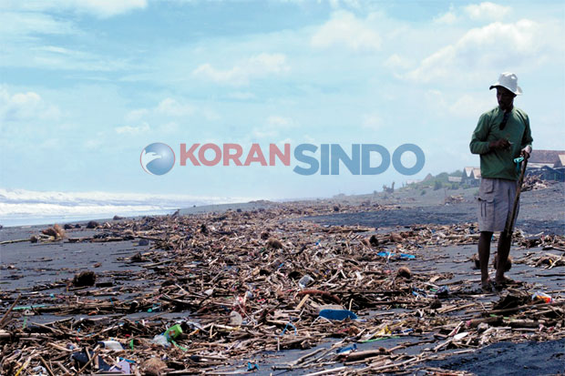 Sampah Penuhi Pantai di Pesisir Bantul