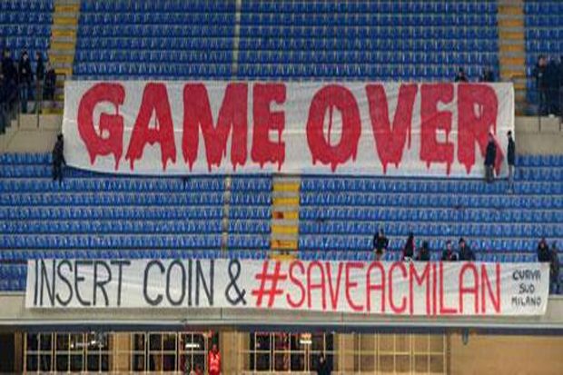 Fans Milan Ingin Era Berlusconi Segera Berakhir