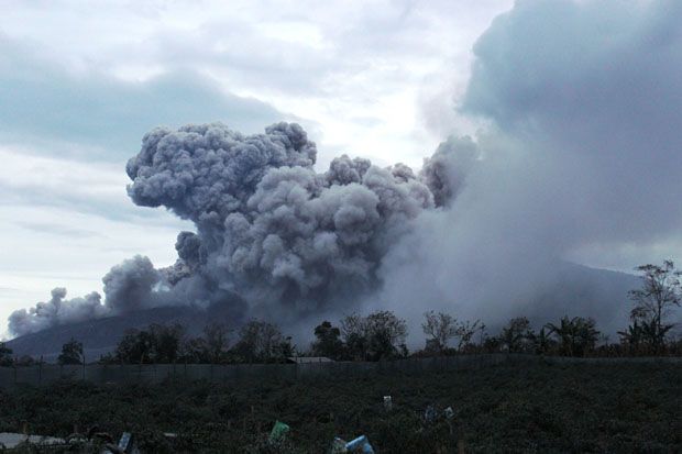 DPR Minta Erupsi Gunung Sinabung Jadi Bencana Nasional