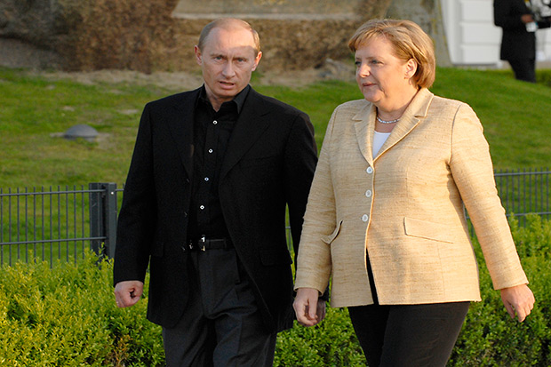 Empat Hari Lagi, Merkel dan Putin Akan Bahas Ukraina