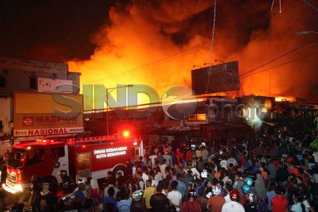 Kebakaran Pasar Johar Semarang Diduga karena Korsleting