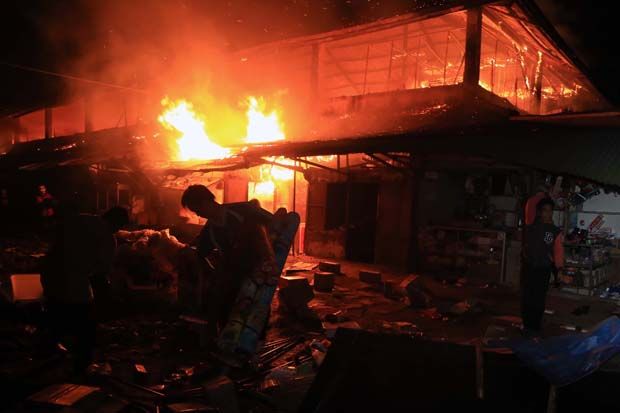 Bupati Abubakar Tinjau Kebakaran Pasar Panorama Lembang