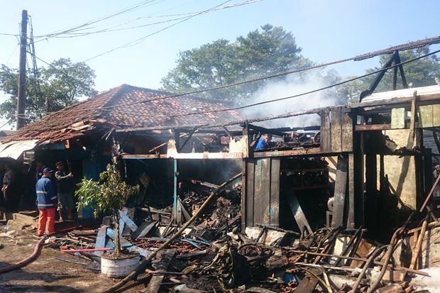 Pasar Jatayu Bandung Hangus Terbakar