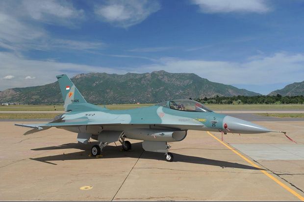 TNI AU Terima Empat Pesawat F-16 Hibah Amerika