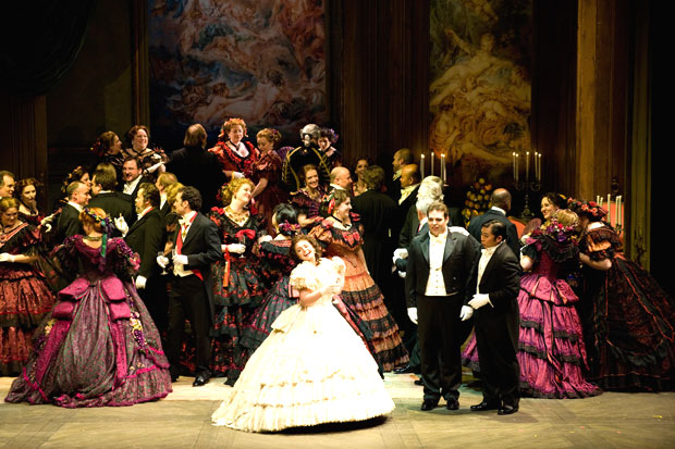 Traviata, Diplomasi Budaya