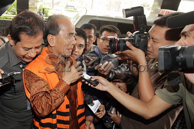 Gubernur Riau Nonaktif Dituntut 6 Tahun Penjara