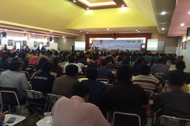 Hary Tanoe Motivasi Ratusan Mahasiswa Surabaya